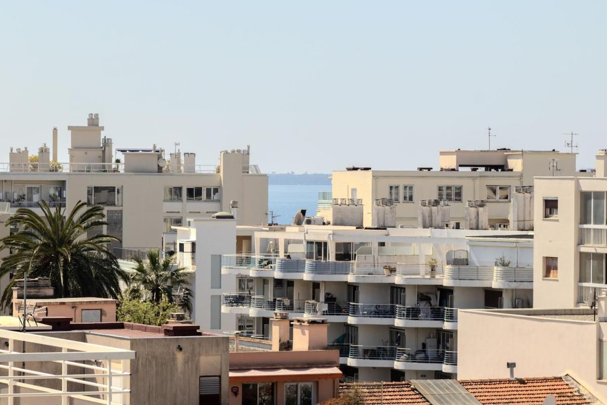 Appartement Juan Les Pins Rooftop, 2 Avec Parking *