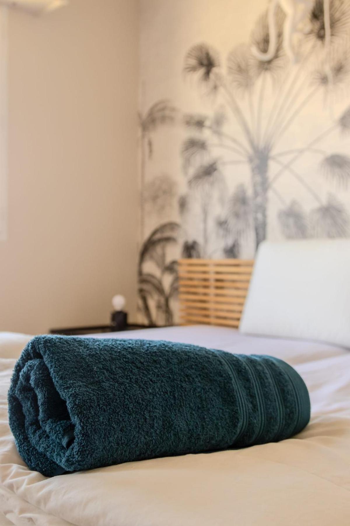 Appartement Juan Les Pins Rooftop, 2 Avec Parking *